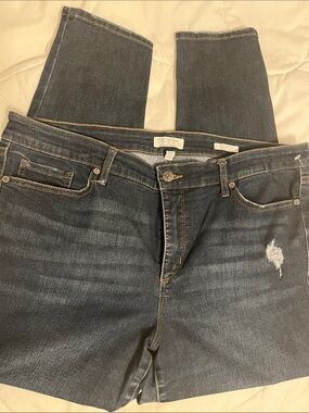 Sofia Vergara Straight Leg distressed Jeans 16